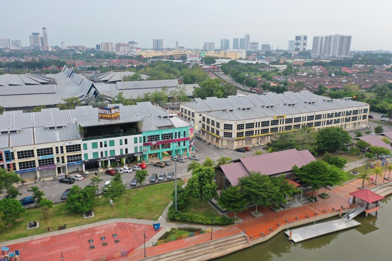 Riverfront Boutique Hotel Malacca Esterno foto